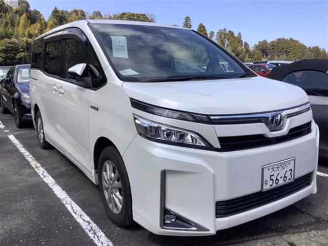 TOYOTA VOXY