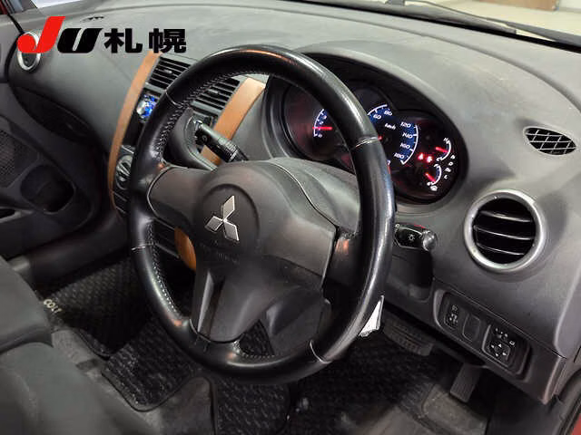 MITSUBISHI COLT