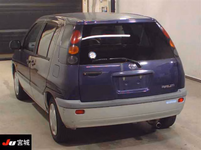 TOYOTA RAUM