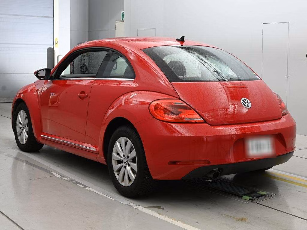 VOLKSWAGEN BEETLE
