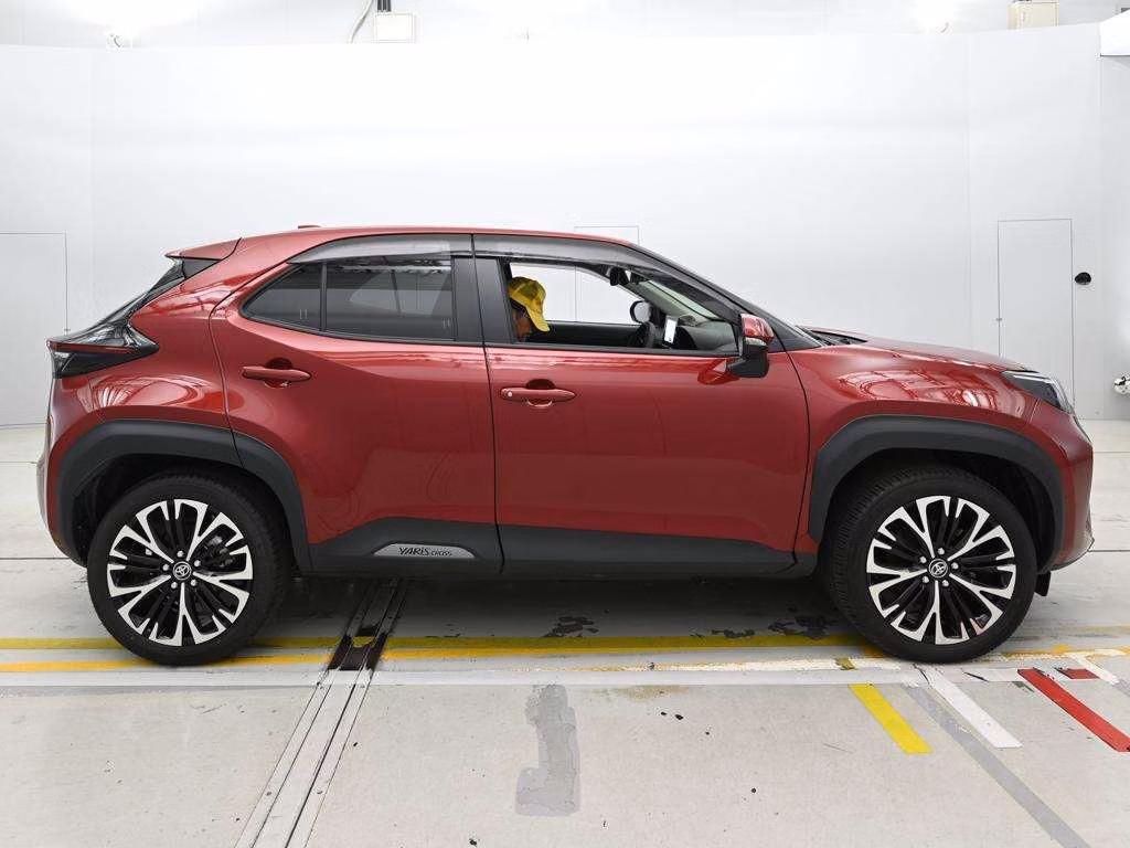 TOYOTA YARIS CROSS