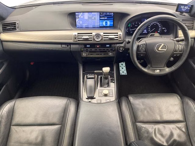 Lexus LS460