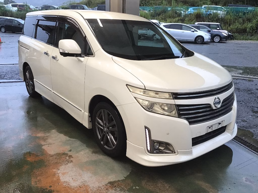 NISSAN ELGRAND