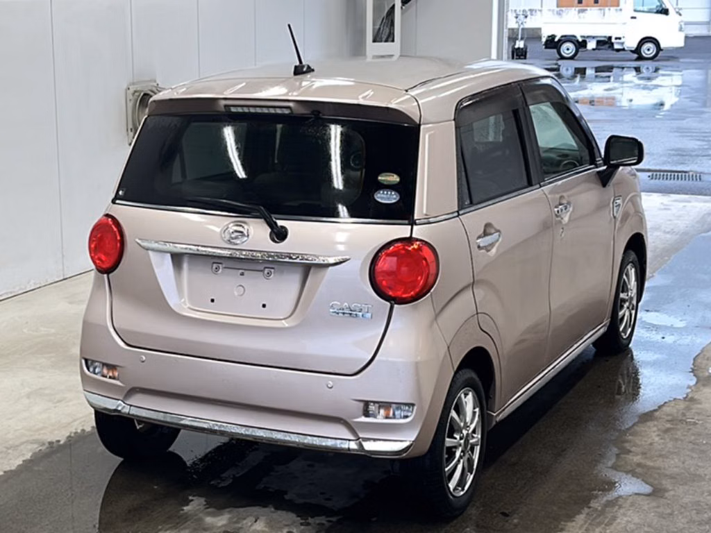 DAIHATSU CAST