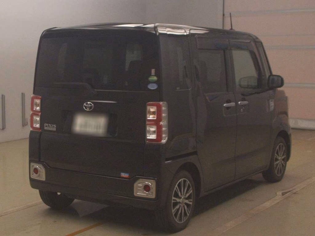 TOYOTA PIXIS MEGA