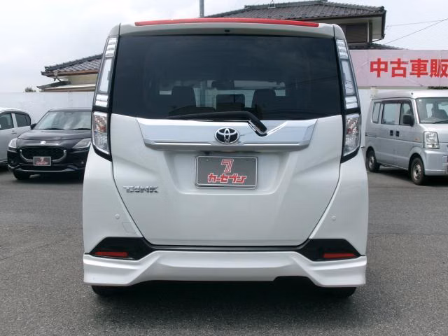 TOYOTA TANK