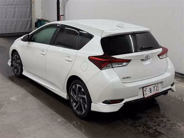 TOYOTA AURIS