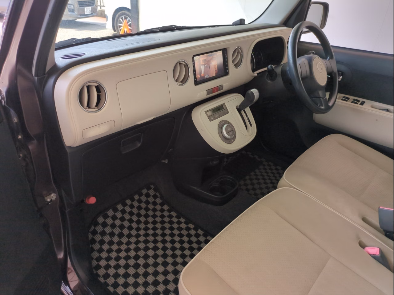 DAIHATSU MIRA COCOA
