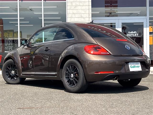 VOLKSWAGEN BEETLE