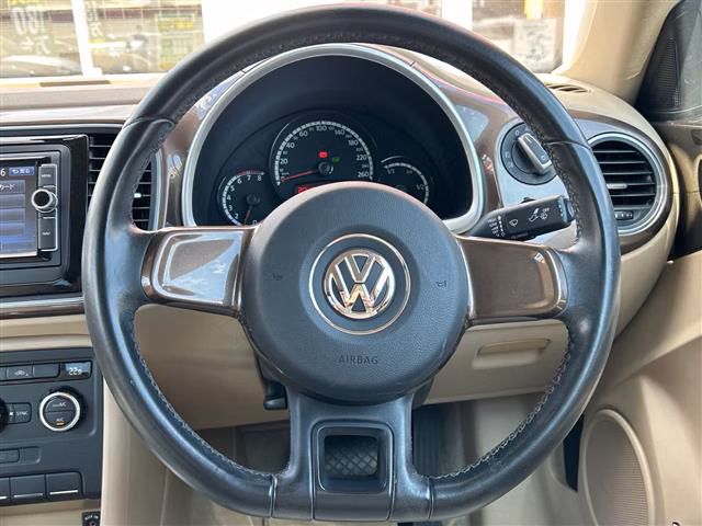 VOLKSWAGEN BEETLE