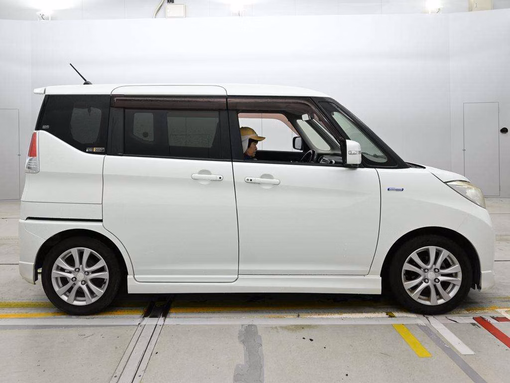 MITSUBISHI DELICA D:2