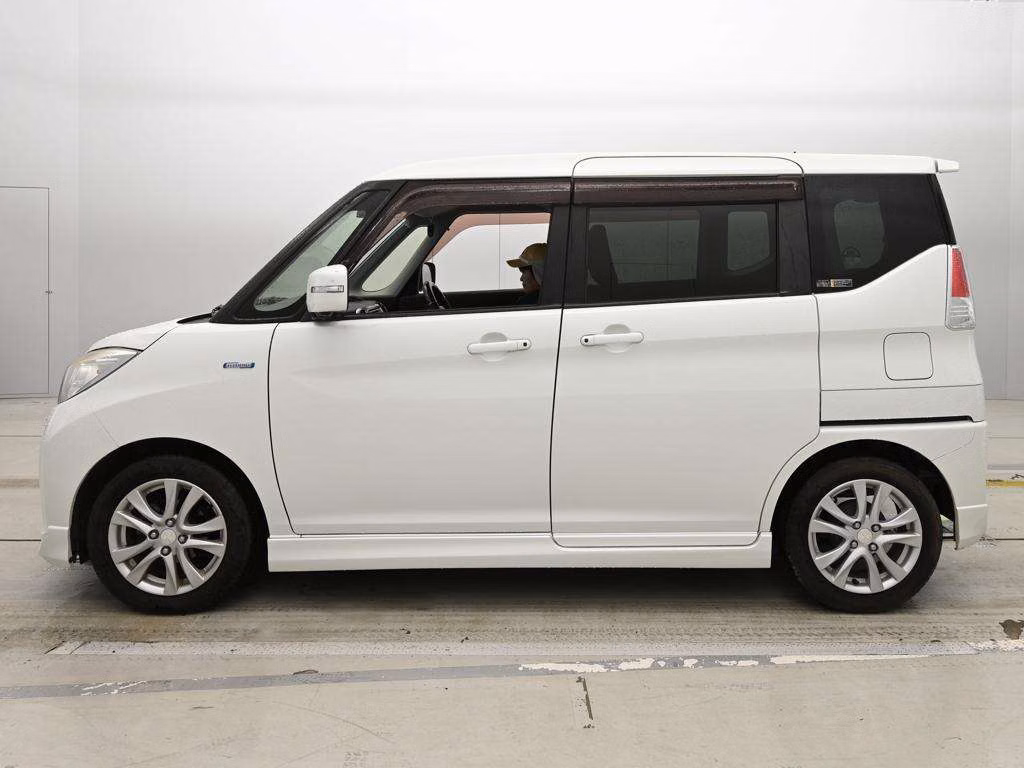 MITSUBISHI DELICA D:2