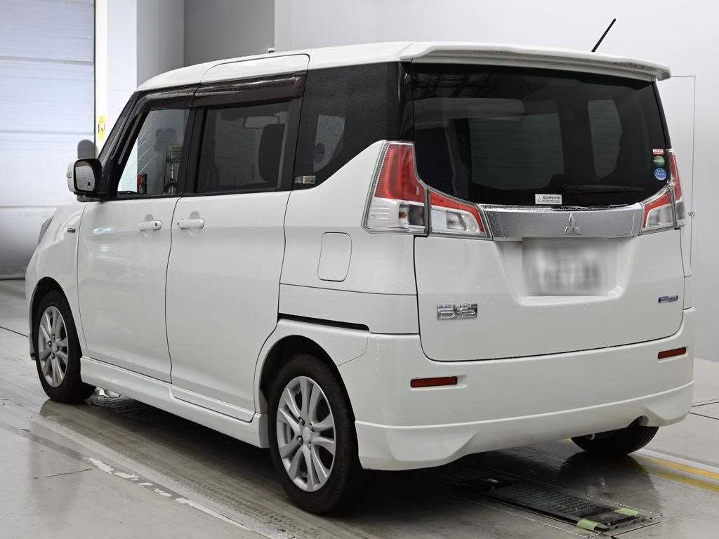 MITSUBISHI DELICA D:2
