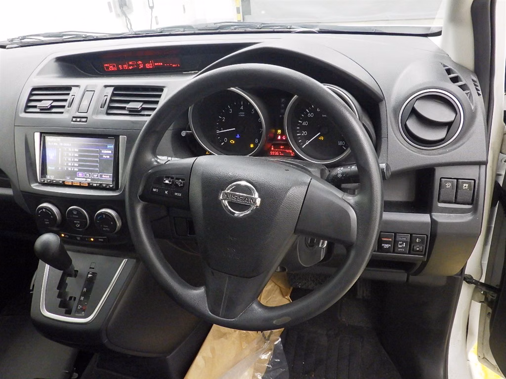 NISSAN LAFESTA