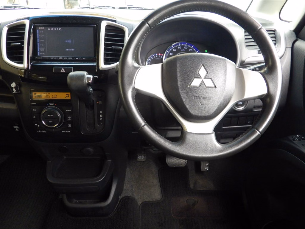 MITSUBISHI DELICA D:2