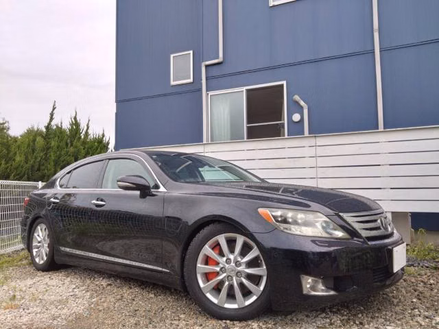 LEXUS LS600H