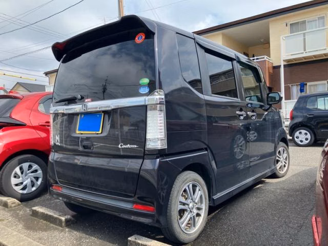 HONDA N-BOX