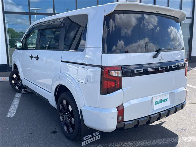 Mitsubishi Delica D:5