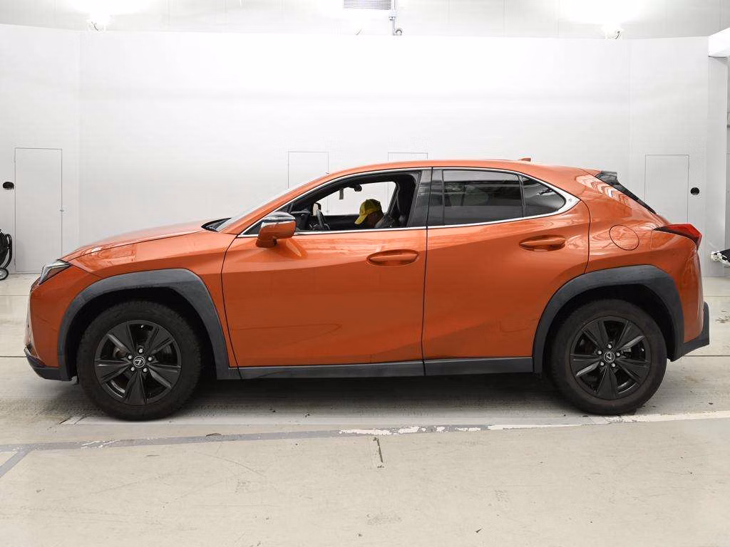 LEXUS UX200