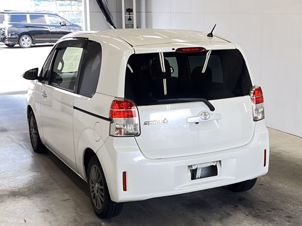 TOYOTA SPADE