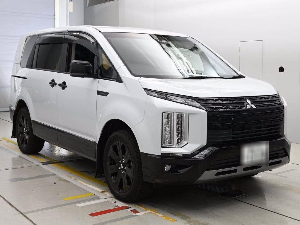 MITSUBISHI DELICA D:5