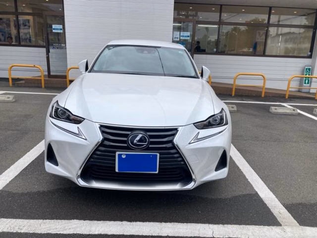 LEXUS IS300H