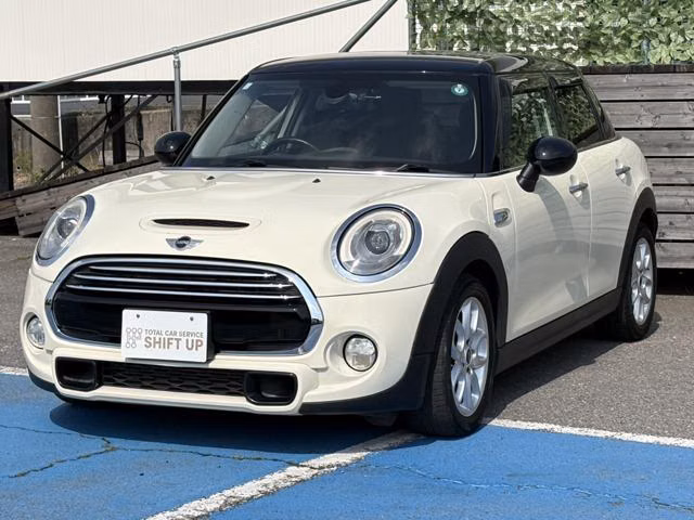 MINI HATCH