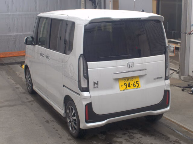 HONDA N-BOX