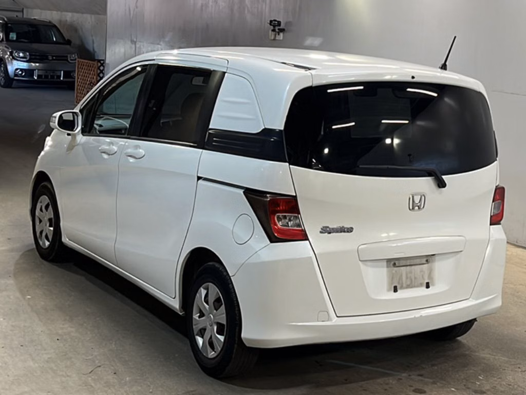HONDA FREED SPIKE