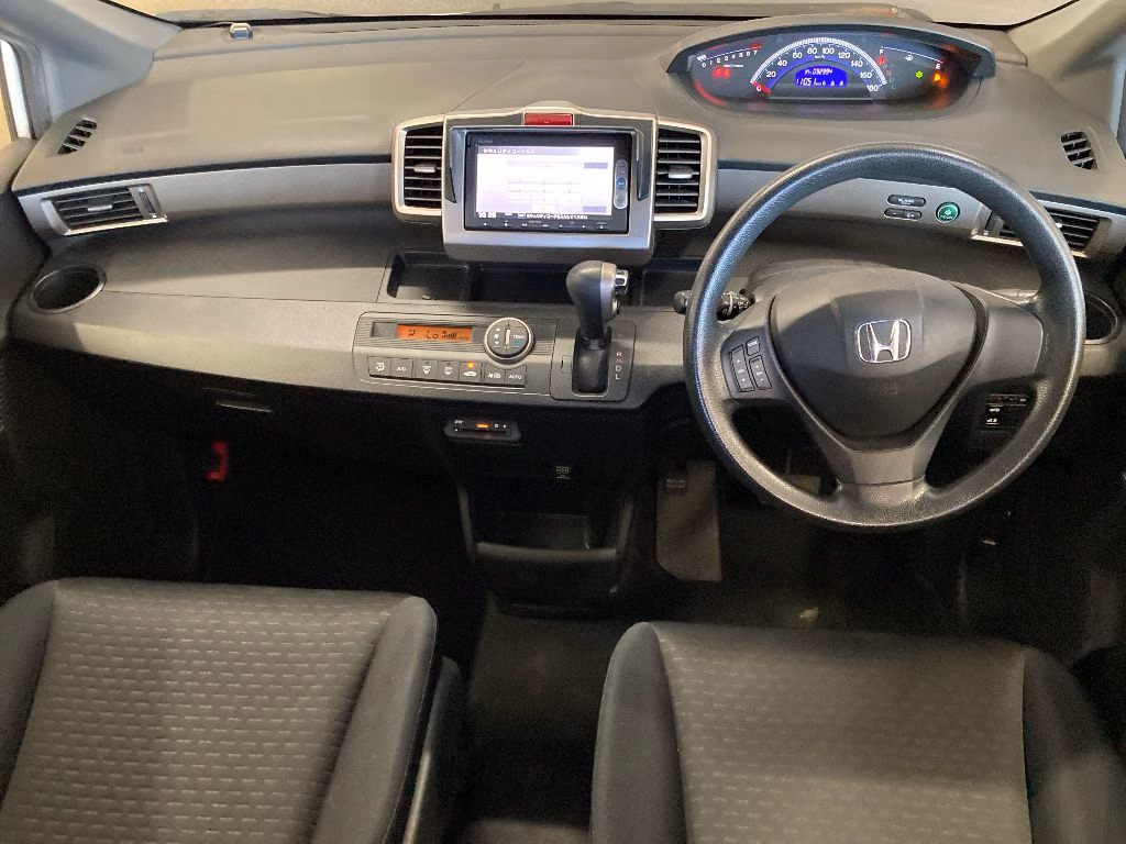 HONDA FREED SPIKE