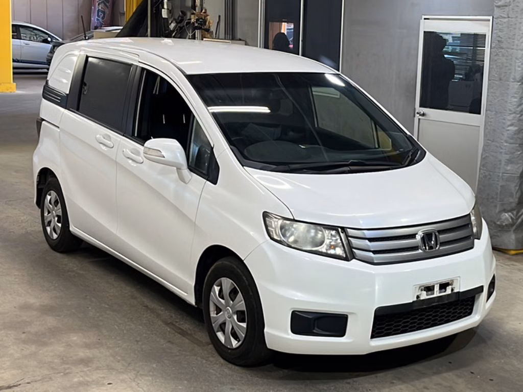 HONDA FREED SPIKE