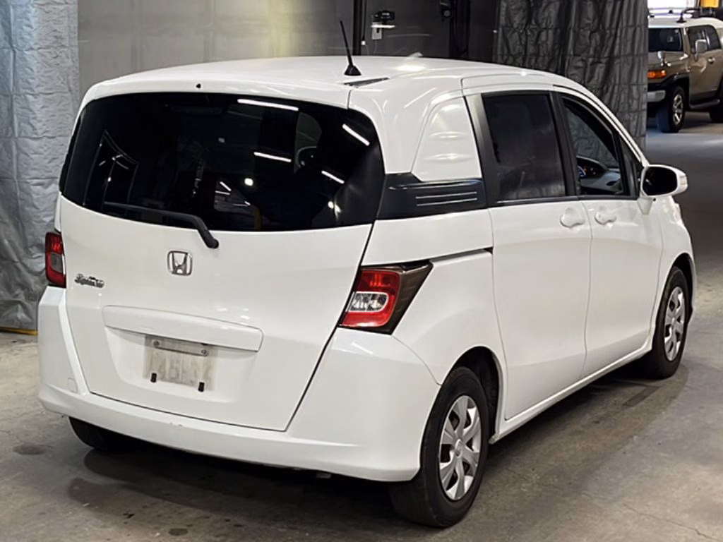 HONDA FREED SPIKE