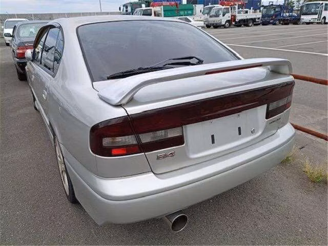 SUBARU LEGACY B4