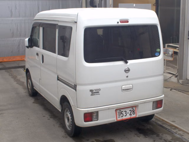 NISSAN NV100 CLIPPER