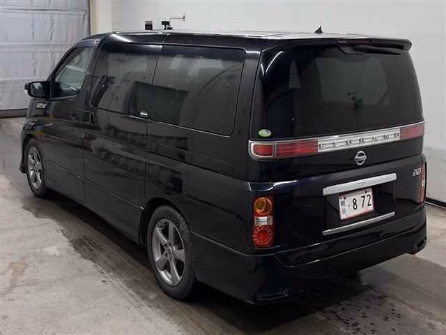 NISSAN ELGRAND