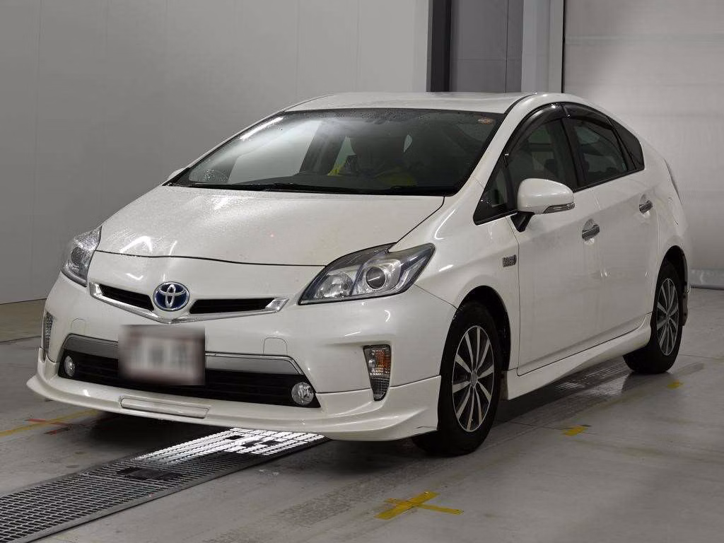 TOYOTA PRIUS PHV