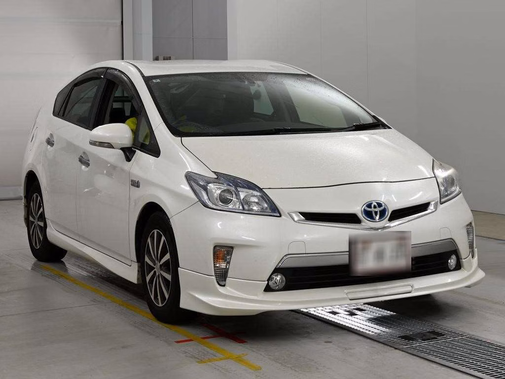 TOYOTA PRIUS PHV