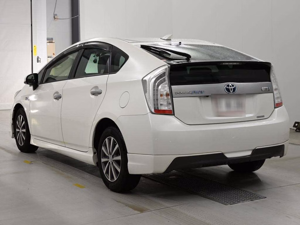 TOYOTA PRIUS PHV