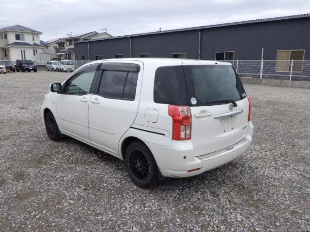 TOYOTA RAUM