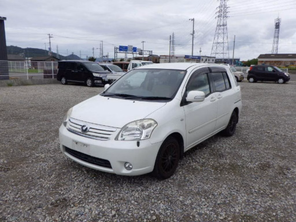 TOYOTA RAUM