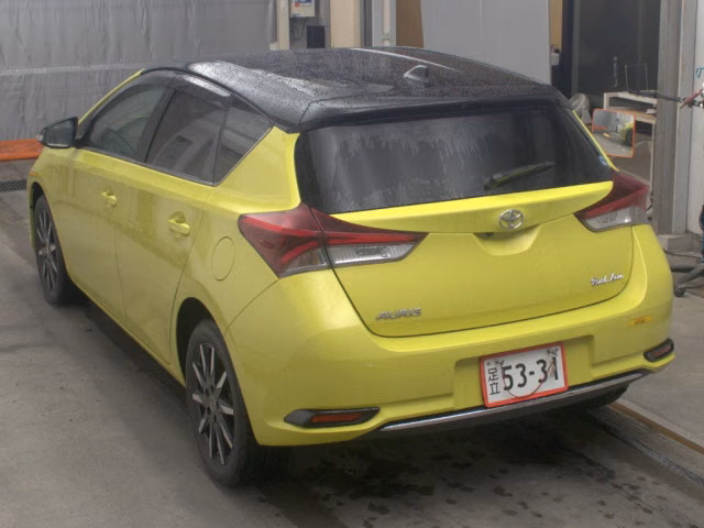 TOYOTA AURIS