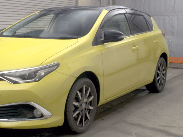 TOYOTA AURIS