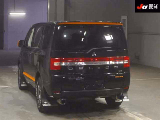 MITSUBISHI DELICA D:5
