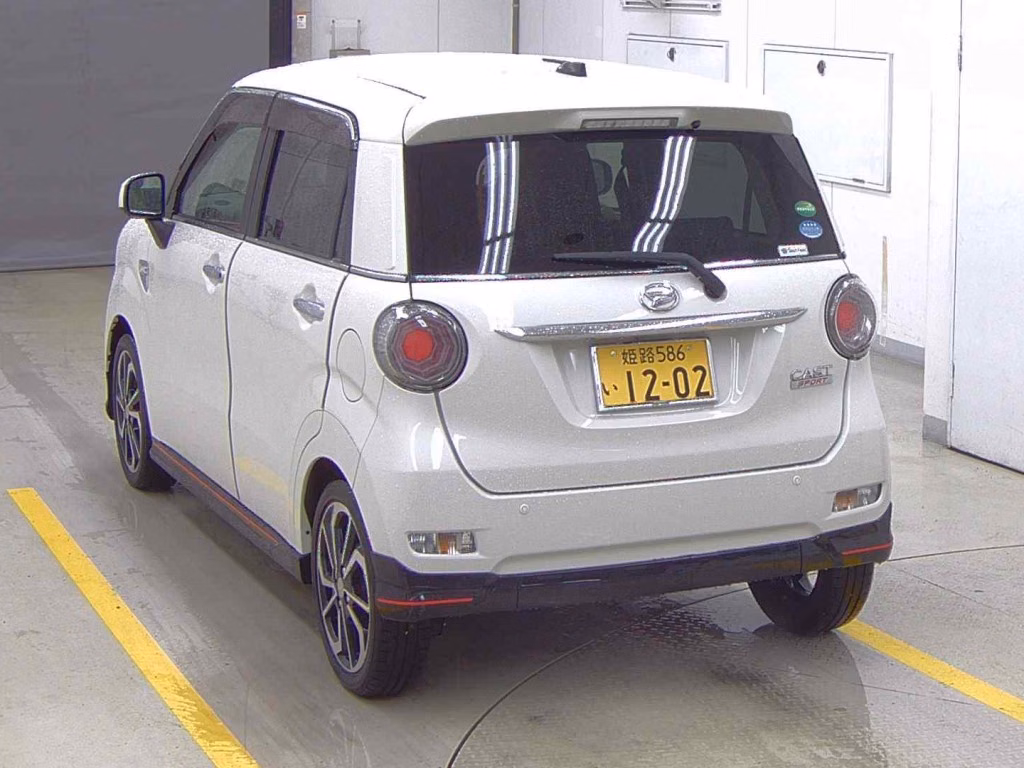 DAIHATSU CAST