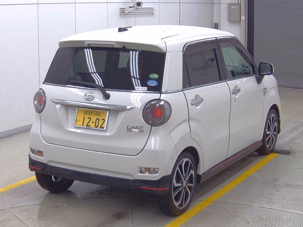 DAIHATSU CAST