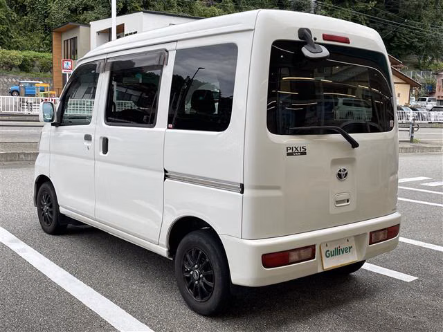 TOYOTA PIXIS VAN