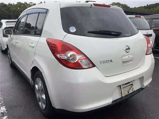 NISSAN TIIDA