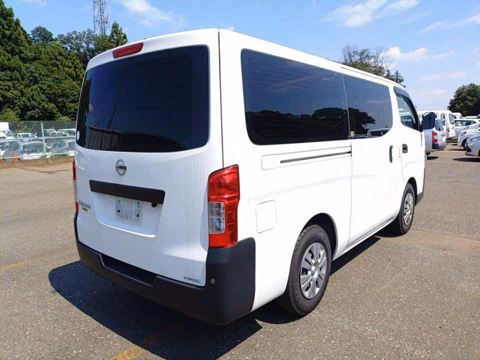 NISSAN NV350 CARAVAN