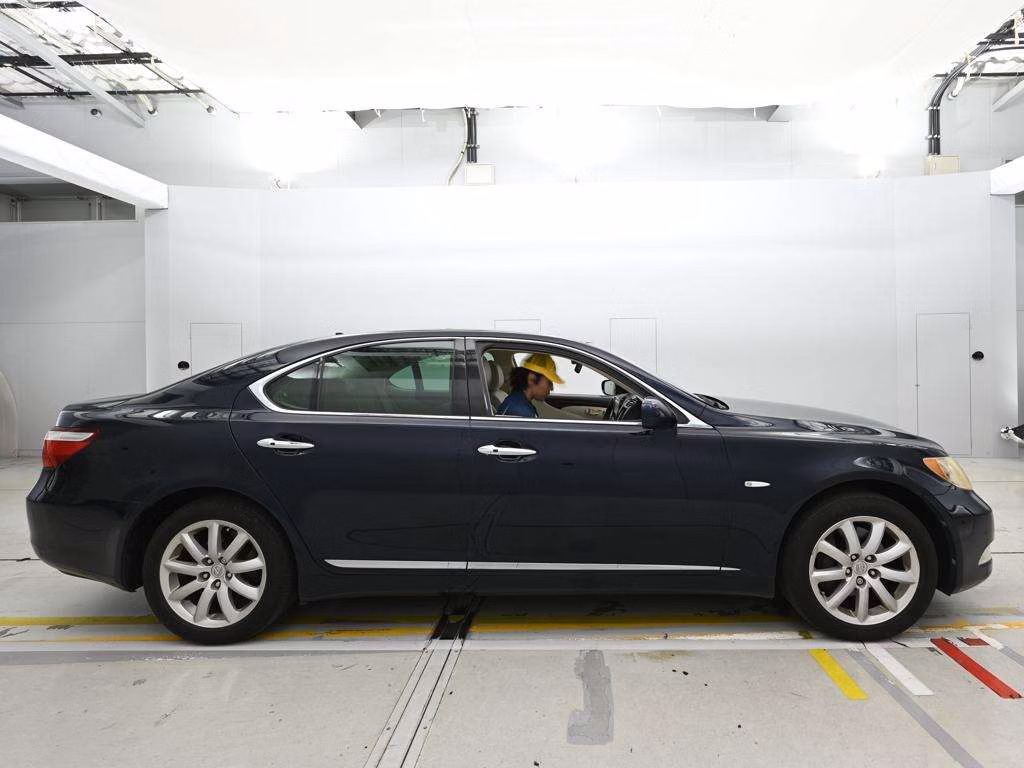 LEXUS LS460