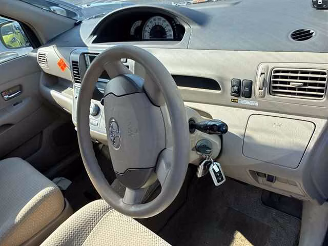 TOYOTA RAUM